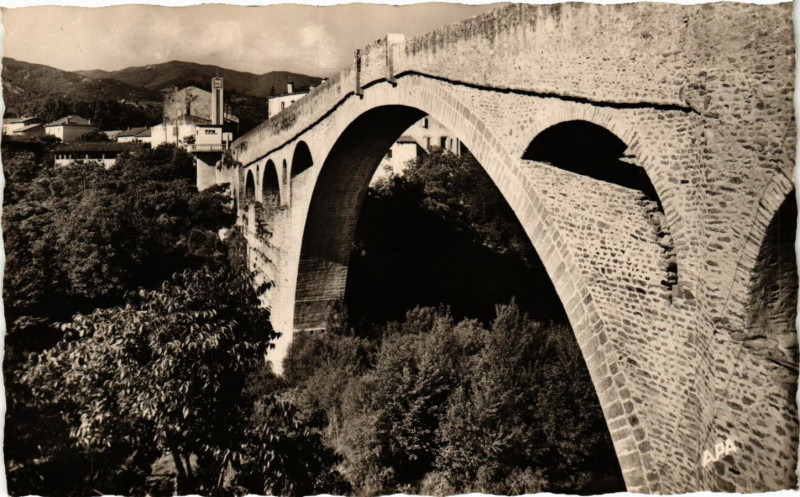 Carte postale ancienne Ceret - Le Pont du Diable à Céret