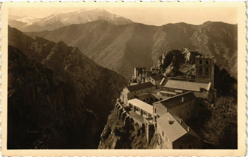 Carte postale ancienne Saint-Martin-du-Canigou