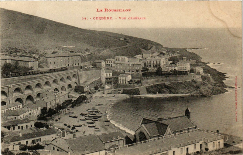 Carte postale ancienne La Roussillon - Cerdere - Vue générale à Llo