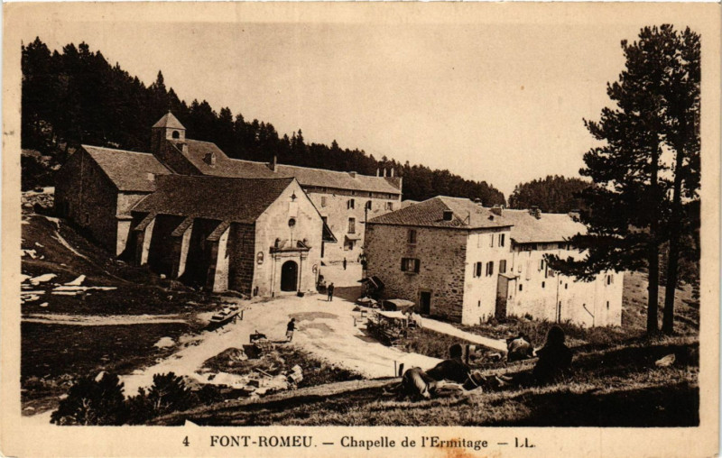 Carte postale ancienne Font-Romeau - Chapelle de l'Ermitage