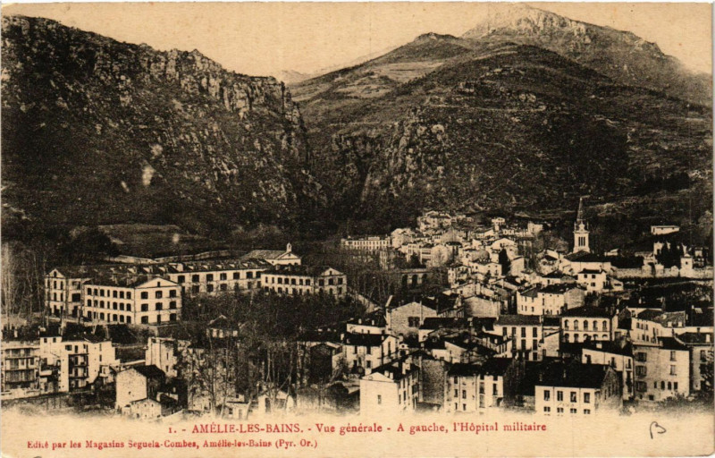 Carte postale ancienne Amelie-les-Bains - Vue générale - A gauche l'Hopital militaire