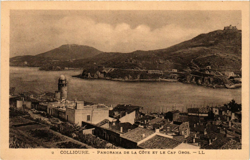 Carte postale ancienne Collioure - Panorama de la Cote et le Cap Gros à Collioure
