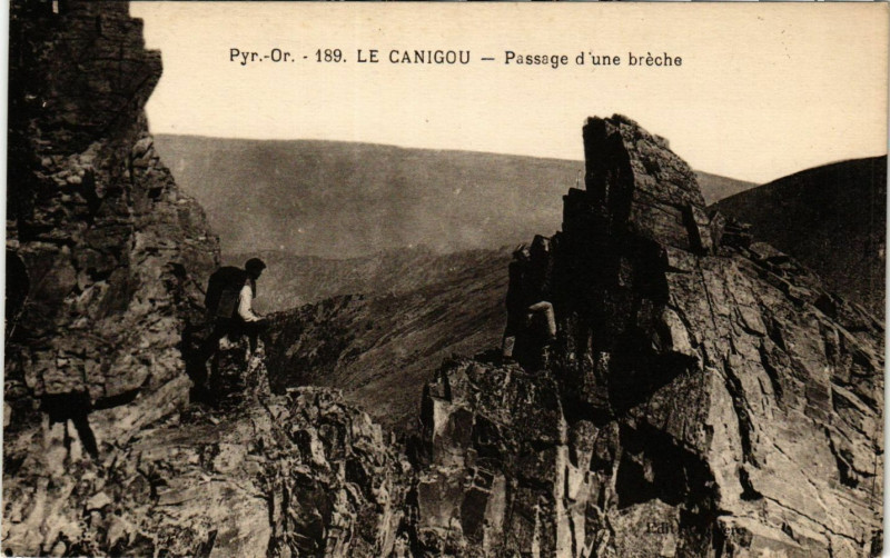 Carte postale ancienne Pyr.-Or. - Le Canigou - Passage d'une beche à Passa