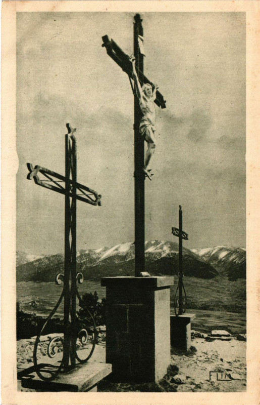 Carte postale ancienne Pay.-Or. - Font-Romeau - La Croix du Calvaire au fond les Pyrénées à Py