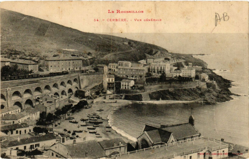 Carte postale ancienne La Roussillon - Cerbere - Vue générale à Cerbère