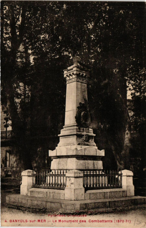 Carte postale ancienne Banyuls - sur-Mer - Le Monument des Combattants (1870-71) à Banyuls-sur-Mer