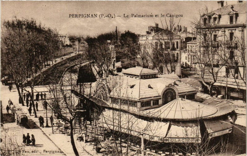 Carte postale ancienne Perpignan Le Palmarium et le Canigou à Perpignan