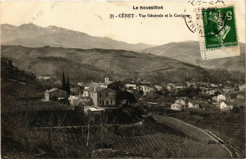 Carte postale ancienne Le Roussillon Ceret Vue générale et le Canigou à Céret