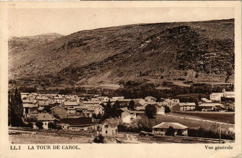 Carte postale ancienne La Tour de Carol Vue générale à Ur