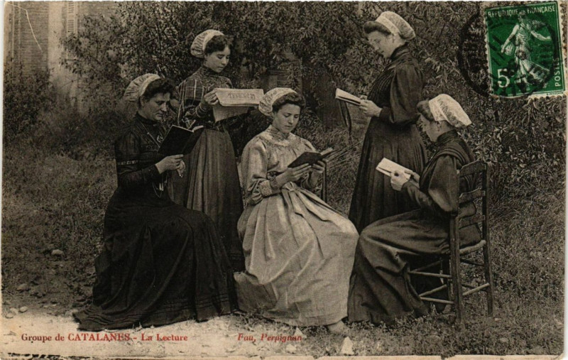 Carte postale ancienne Groupe de Catalanes La Lectue