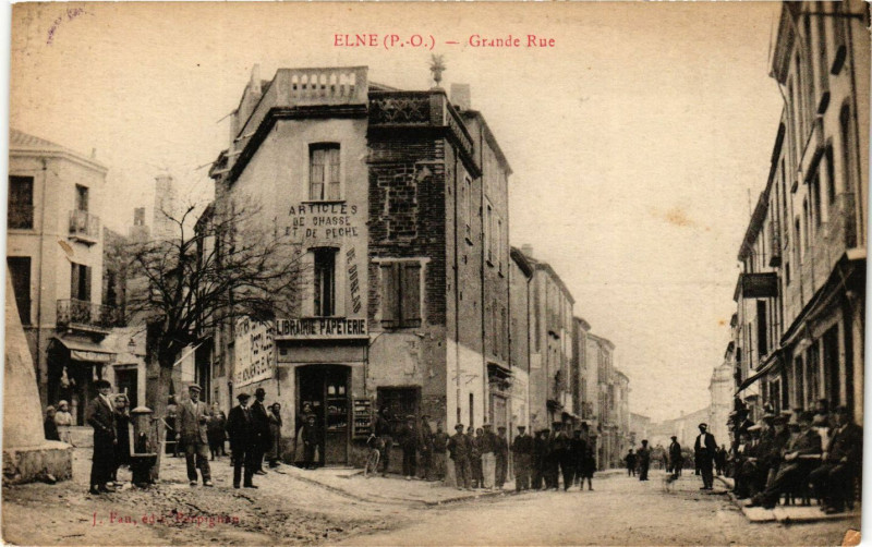 Carte postale ancienne Elne (P.-O.) - Grande Rue à Elne