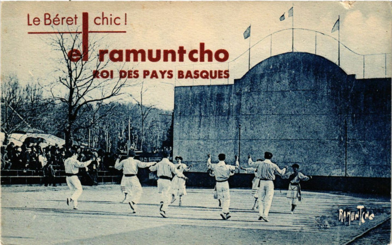 Carte postale ancienne Le Beret Chic el ramuntcho roi des pays basques Danseurs Basques à Ur