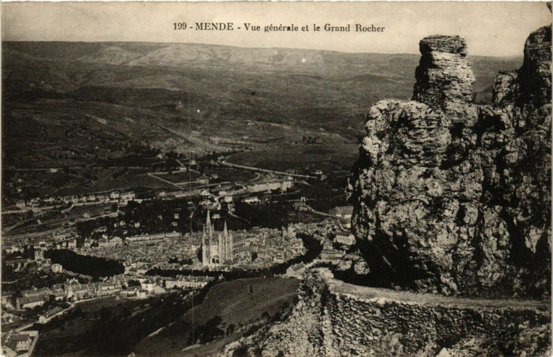 Carte postale ancienne Mende - Vue générale et le Grand Rocher à Mende