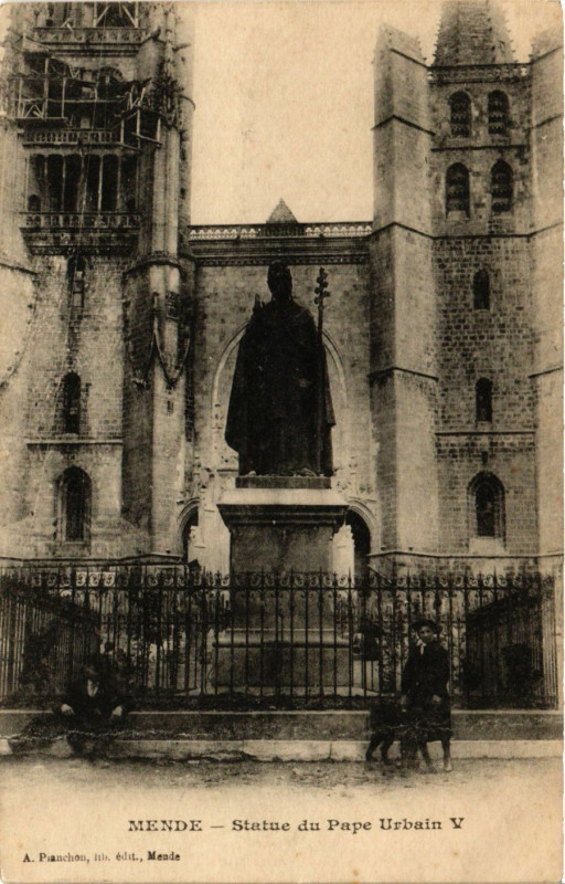 Carte postale ancienne Mende - Statue de Pape Urbain V à Mende