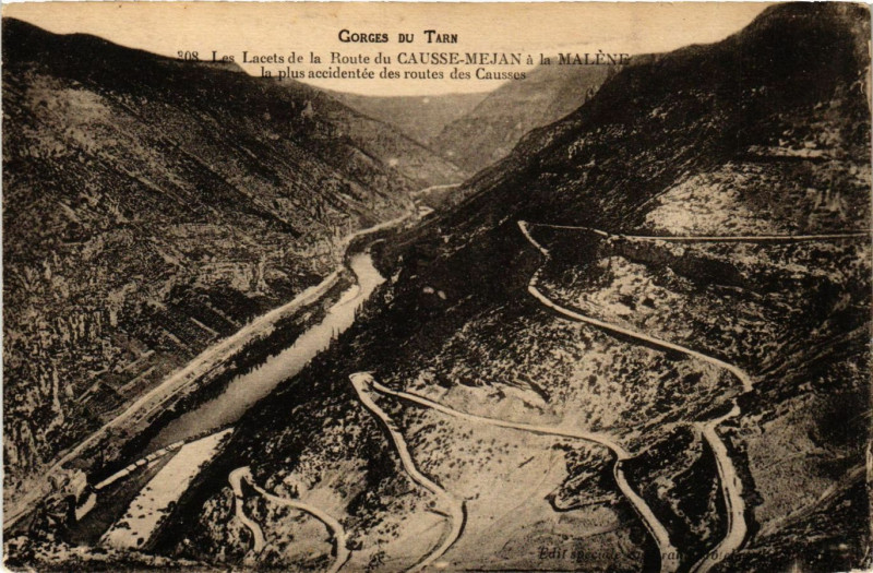 Carte postale ancienne Les Lacets de la Route du Causse Méjean a La Malene