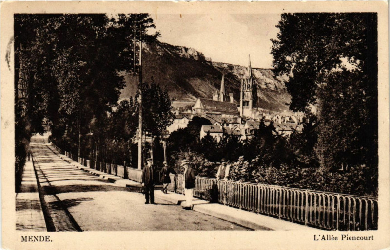 Carte postale ancienne Mende - L'Allée Piencourt à Mende
