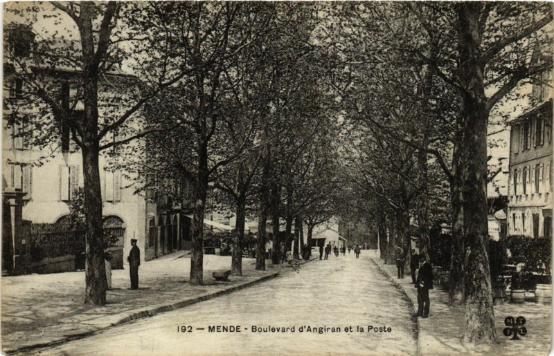 Carte postale ancienne Mende - Boulevard d'Angiran et la Poste à Mende
