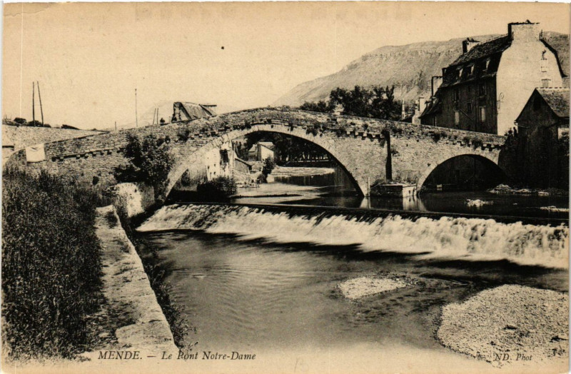 Carte postale ancienne Mende - Le Pont N.-D. à Mende