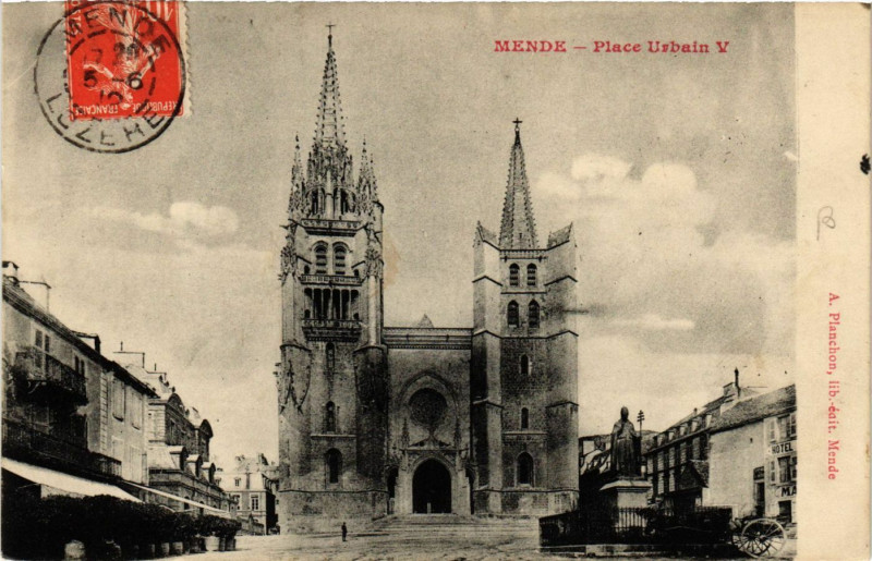 Carte postale ancienne Mende - Place Urbain V à Mende