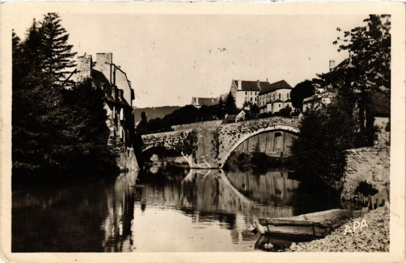 Carte postale ancienne Mende - Le Pont N.-D. à Mende