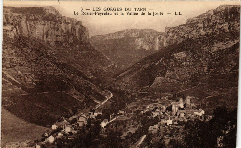 Carte postale ancienne Le Rozier - Le Rozier-Peyrelau et la Vallée de la Jonte au Rozier