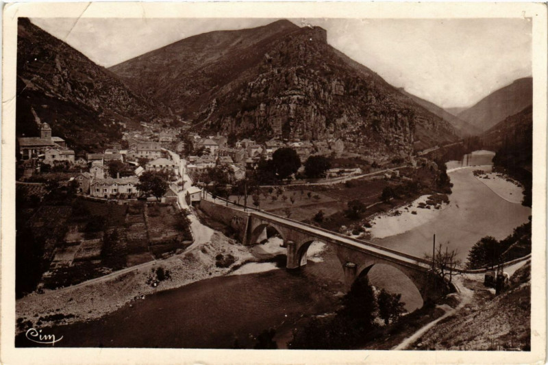 Carte postale ancienne La Malene - Vue - Gorges du Tarn à La Malène