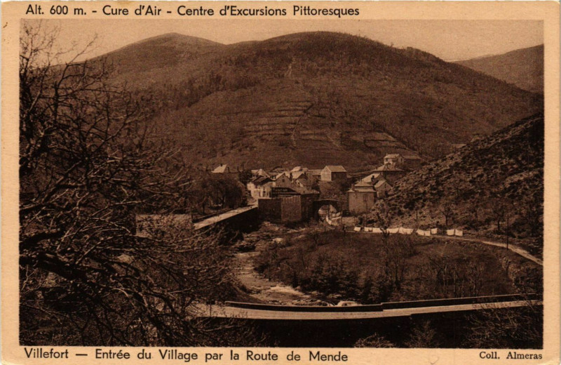 Carte postale ancienne Villefort - Entrée du Village par la Route de Mende à Villefort
