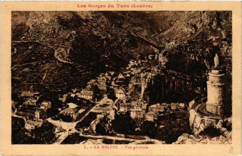 Carte postale ancienne La Malene - Vue générale - Les Gorges du Tarn à La Malène