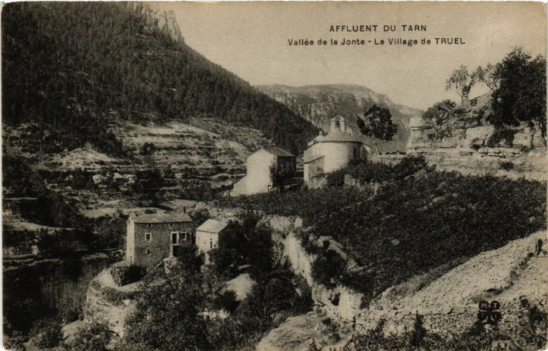 Carte postale ancienne Affluent du Tarn - Vallée de la Jonte - Le Village de Truel