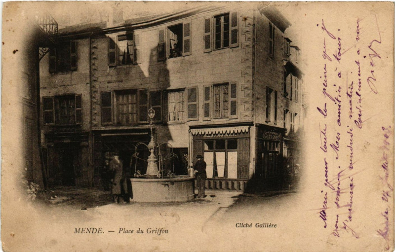Carte postale ancienne Mende - Place du Griffon à Mende