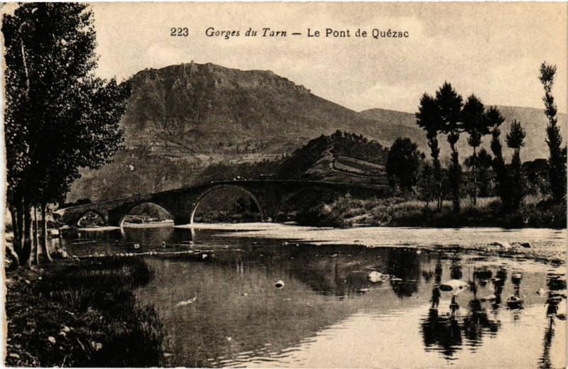 Carte postale ancienne Quezac - Le Pont de Quezac - Gorges du Tarn