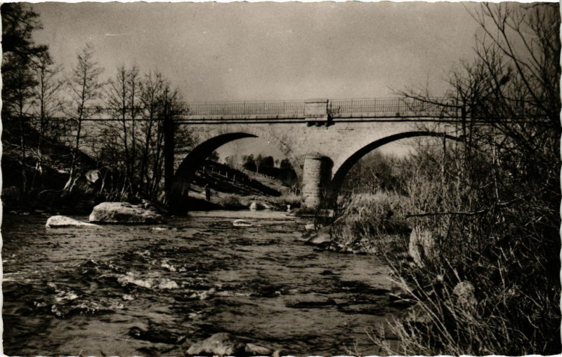 Carte postale ancienne Canilhac - Le Pont de la Roche et le Bes