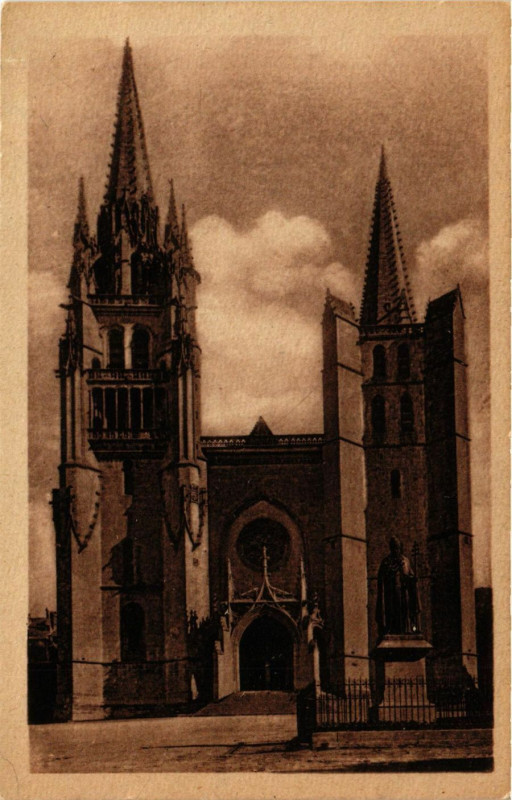Carte postale ancienne Mende - La Cathédrale à Mende