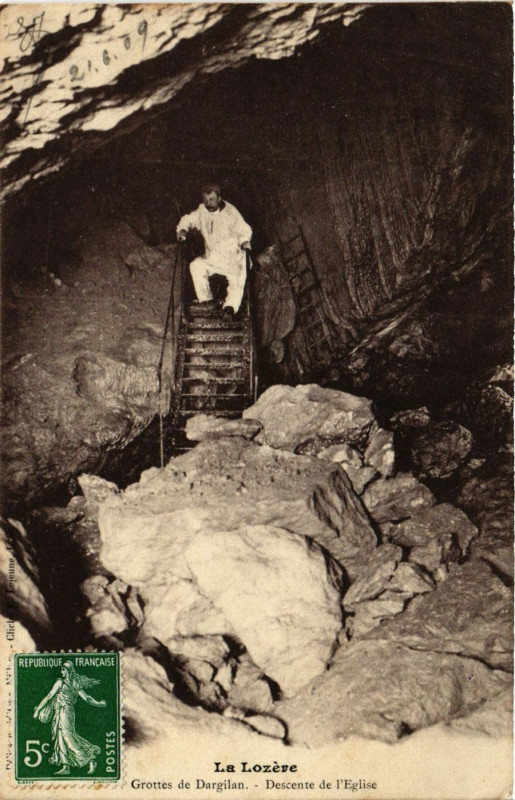 Carte postale ancienne Grottes de Dargilan - Descente de Eglise