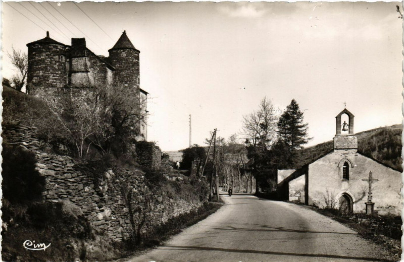 Carte postale ancienne Bleymard - Eglise et Abbaye de Saint-Jean