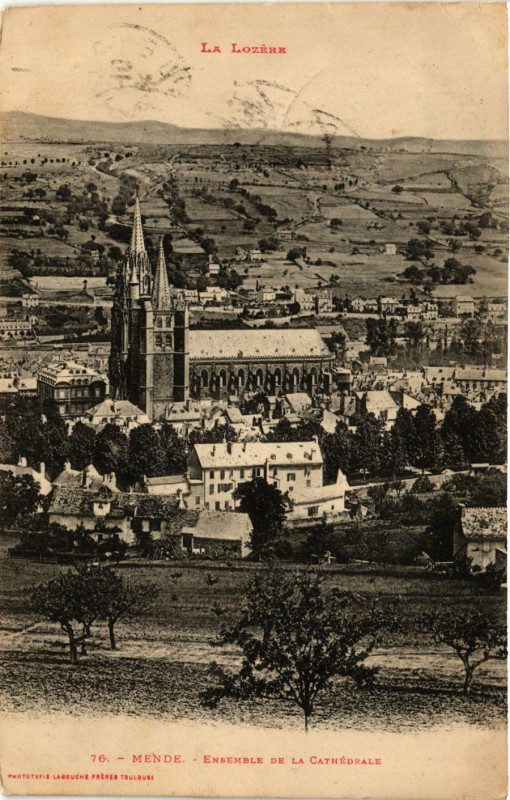 Carte postale ancienne Mende - Ensemble de la Cathédrale à Mende