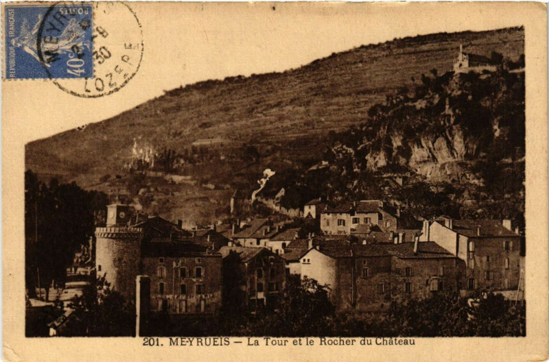 Carte postale ancienne Meyrueis - La Tour et le Rocher du Chateau à Meyrueis