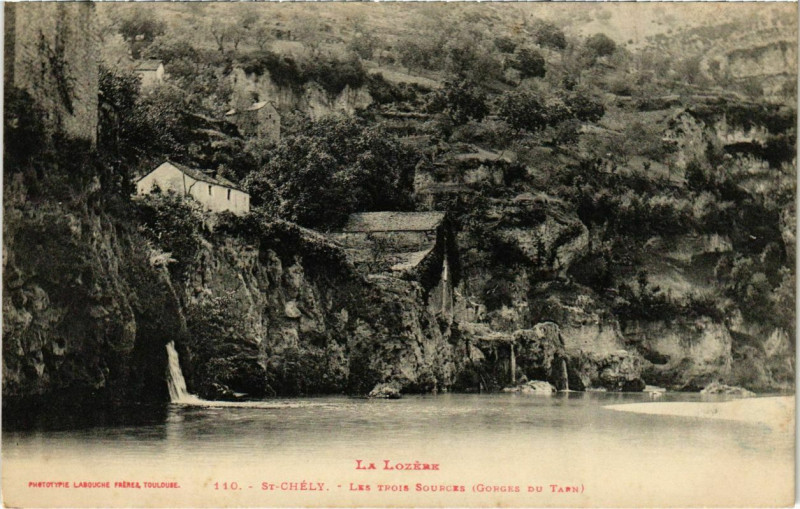 Carte postale ancienne La Lozere - Saint-Chely - Les Trois Sources