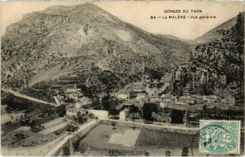 Carte postale ancienne Gorges du Tarn - La Malene - Vue générale à La Malène