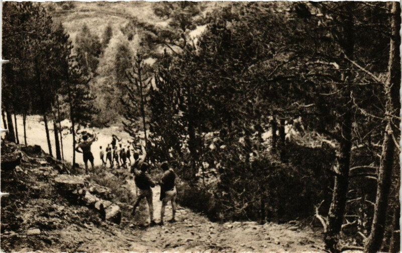 Carte postale ancienne Enfance Ouvriere Nimoise au Grand Air - Pont-de-Montvert