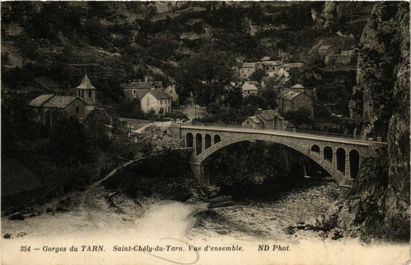 Carte postale ancienne Gorges du Tarn - Saint-chely-du-Tarn - Vue d'ensemble