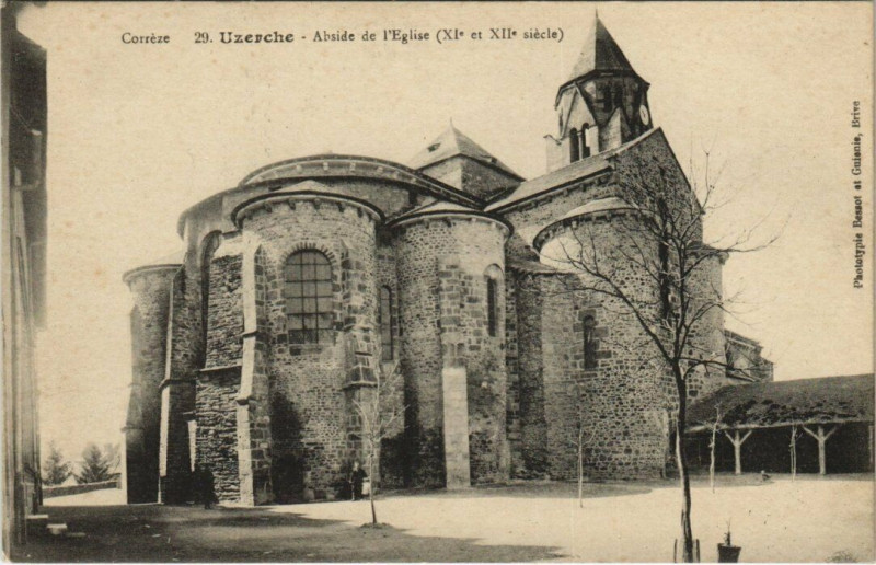 Carte postale ancienne Uzerche Abside de lEglise à Uzerche
