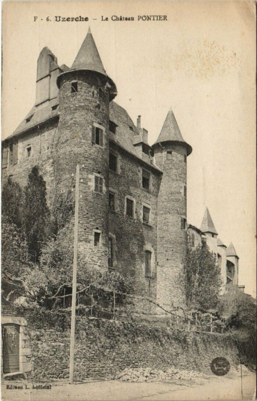 Carte postale ancienne Uzerche Chateau Pontier à Uzerche
