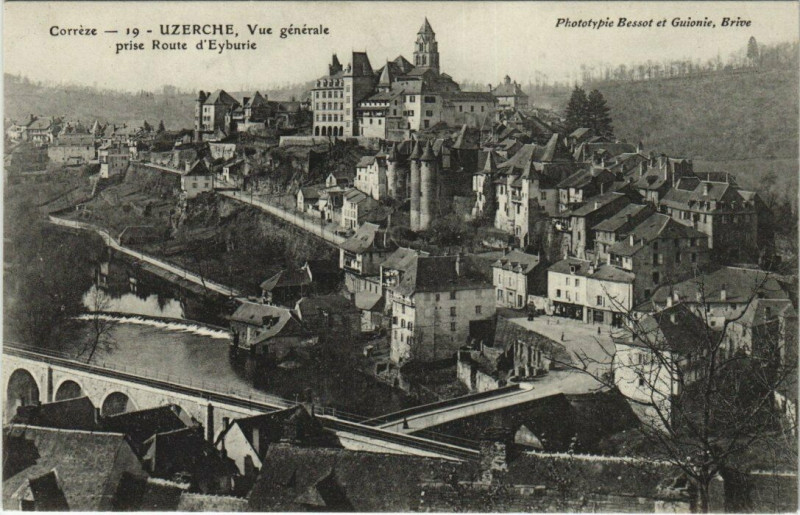 Carte postale ancienne Uzerche vue générale à Uzerche