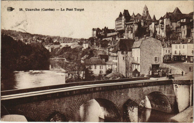 Carte postale ancienne Uzerche Pont Turgot à Uzerche