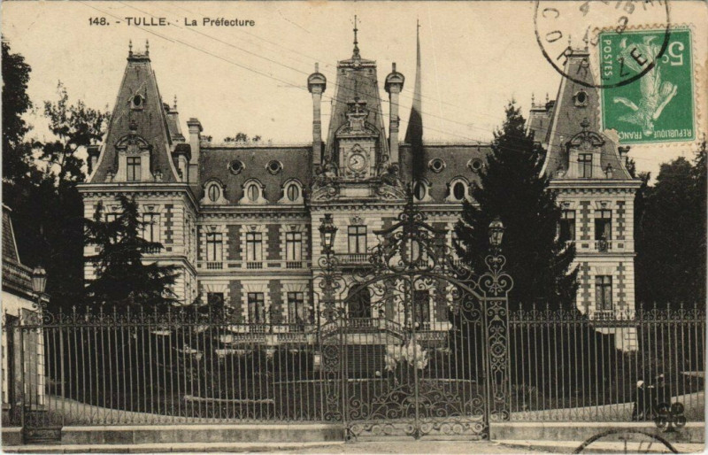 Carte postale ancienne Tulle Préfecture à Tulle