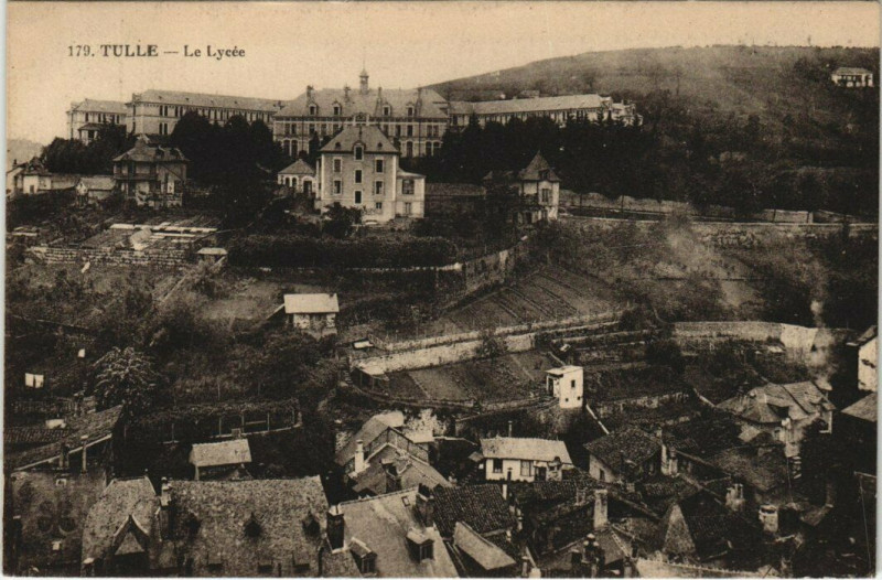 Carte postale ancienne Tulle Lycée à Tulle