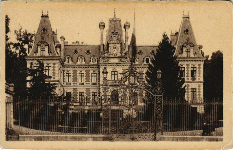 Carte postale ancienne Tulle Préfecture à Tulle