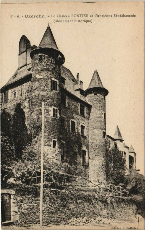 Carte postale ancienne Uzerche Chateau Pontier à Uzerche
