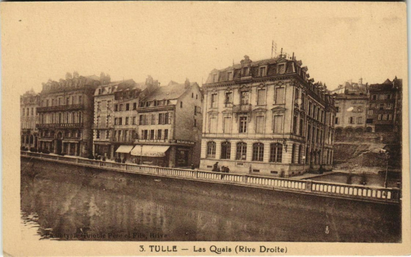 Carte postale ancienne Tulle Les Quais France à Tulle